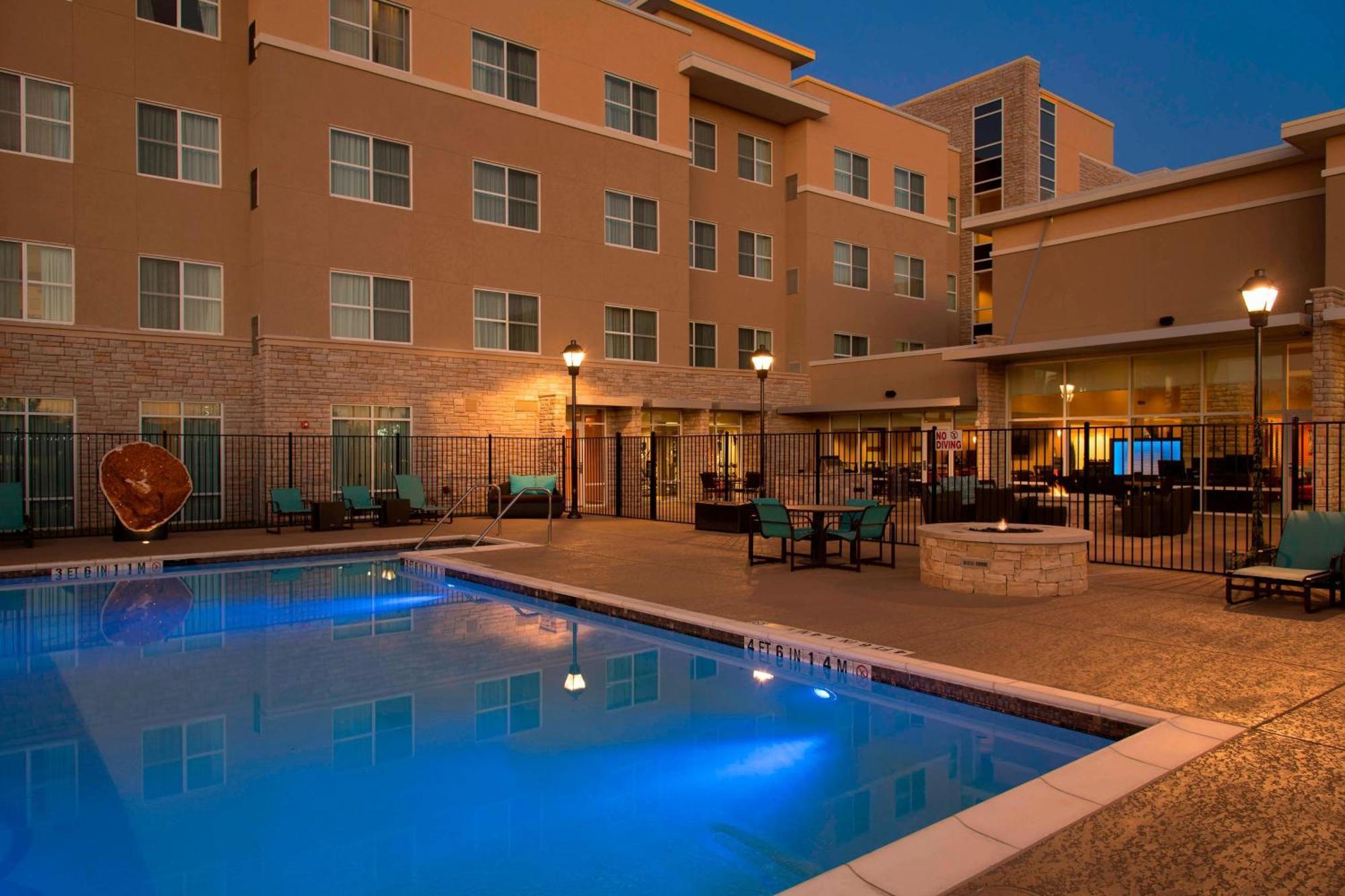 Residence Inn By Marriott Austin - University Area Экстерьер фото